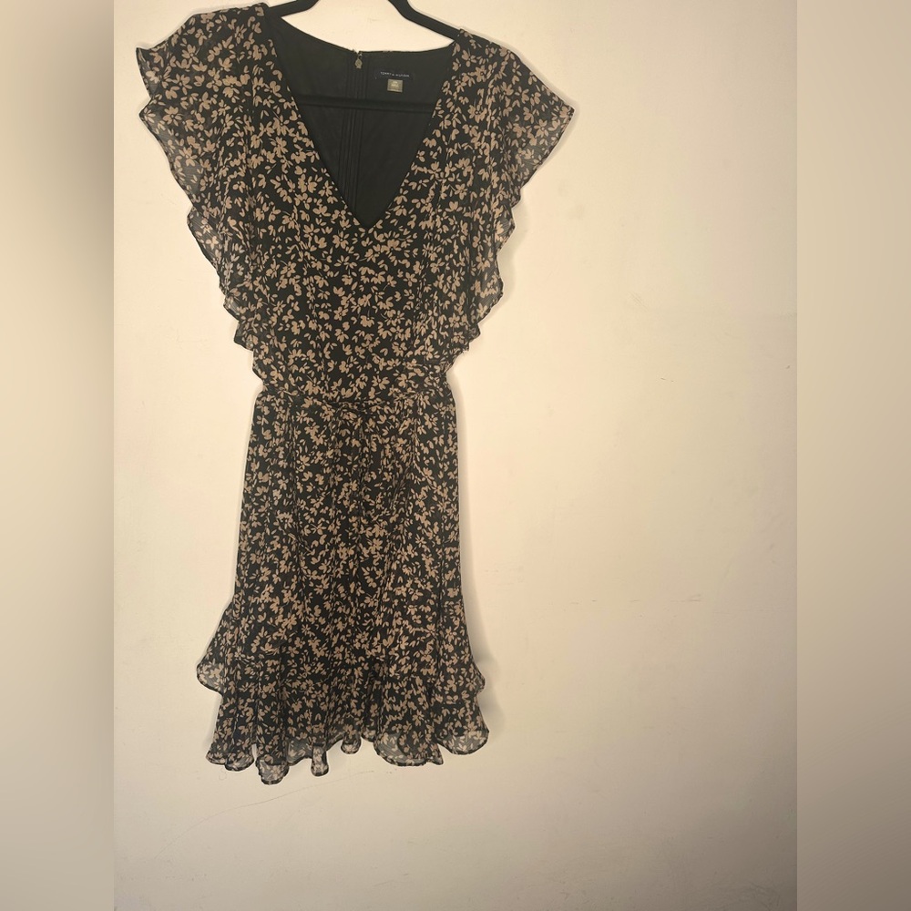 TOMMY HILFIGER Georgette Floral FLUTTERING V-Neck Dress  Size: 22W